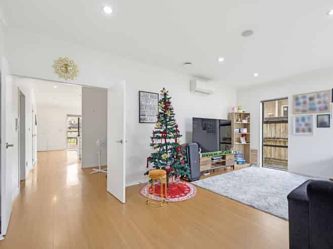 11 Carrickdawson Drive, Flat Bush