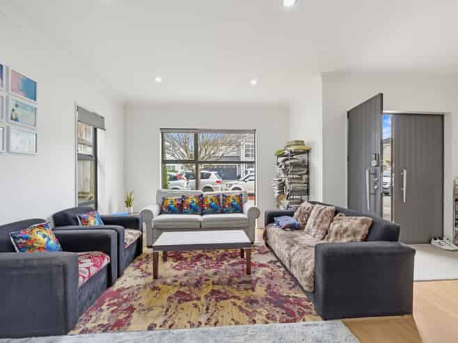 11 Carrickdawson Drive, Flat Bush