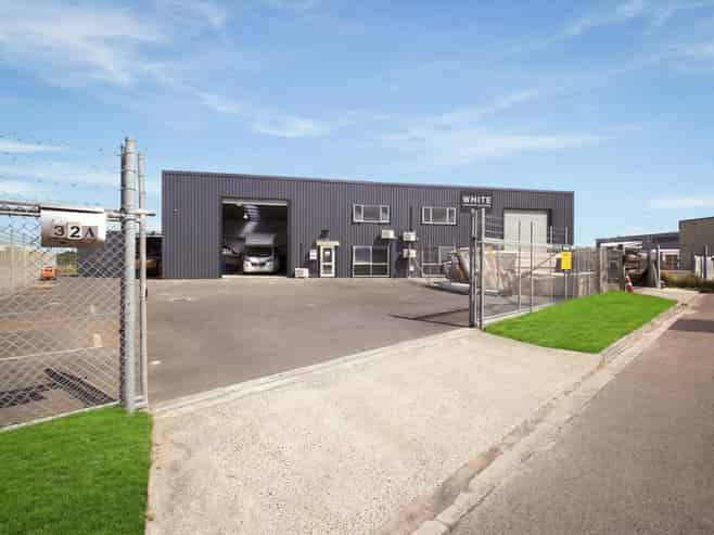 Dual unit investment with options