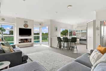 9 Corsica Way, Karaka