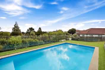 9 Corsica Way, Karaka