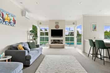9 Corsica Way, Karaka