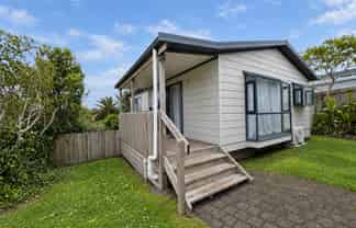1/4 Karo Place, Glendene