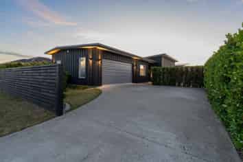 17 Forbes Road, Foxton Beach