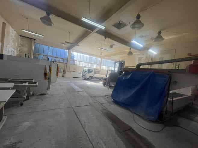 High-stud, yard and power – 498sqm