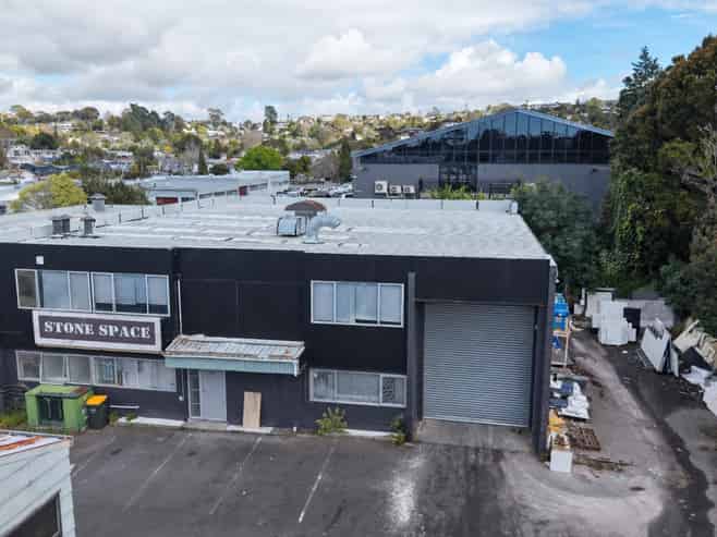 High-stud, yard and power – 498sqm