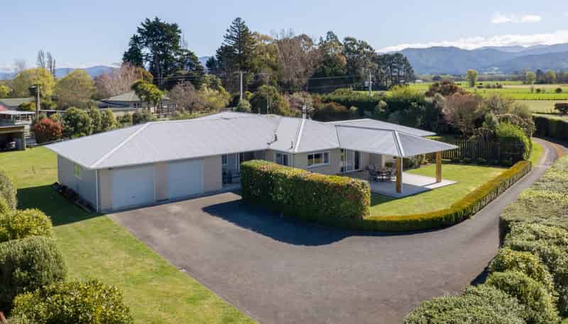 101 Lincoln Road, Carterton