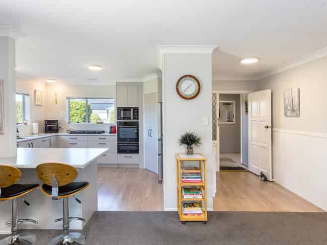 101 Lincoln Road, Carterton