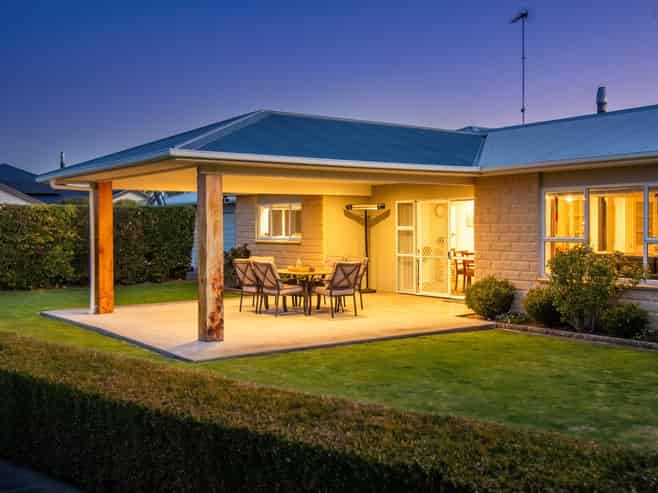 101 Lincoln Road, Carterton