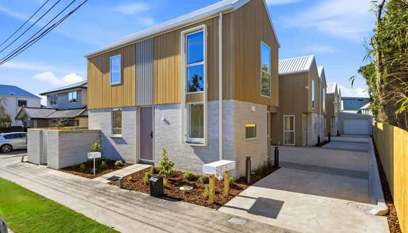 1-4/23 Dickens Street, Addington