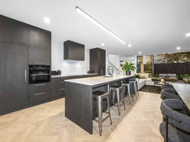 2/35 Saint James Avenue, Papanui