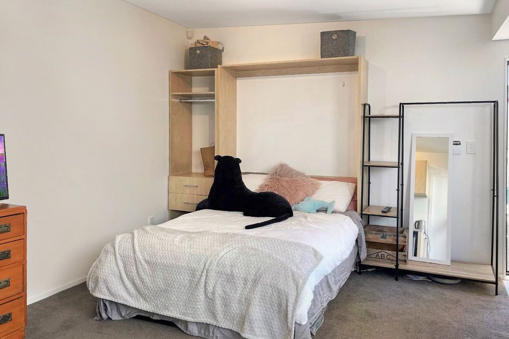 Welcome to 5A/56 Victoria Street in Petone 4