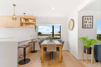 11 Barrier View Road, Leigh