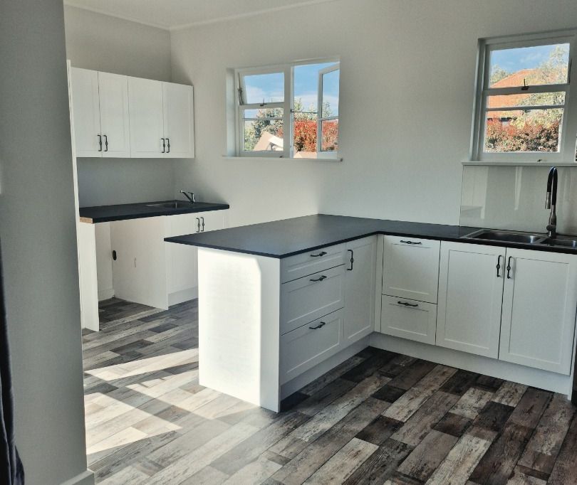 Modern Family Home in Great High field location 2