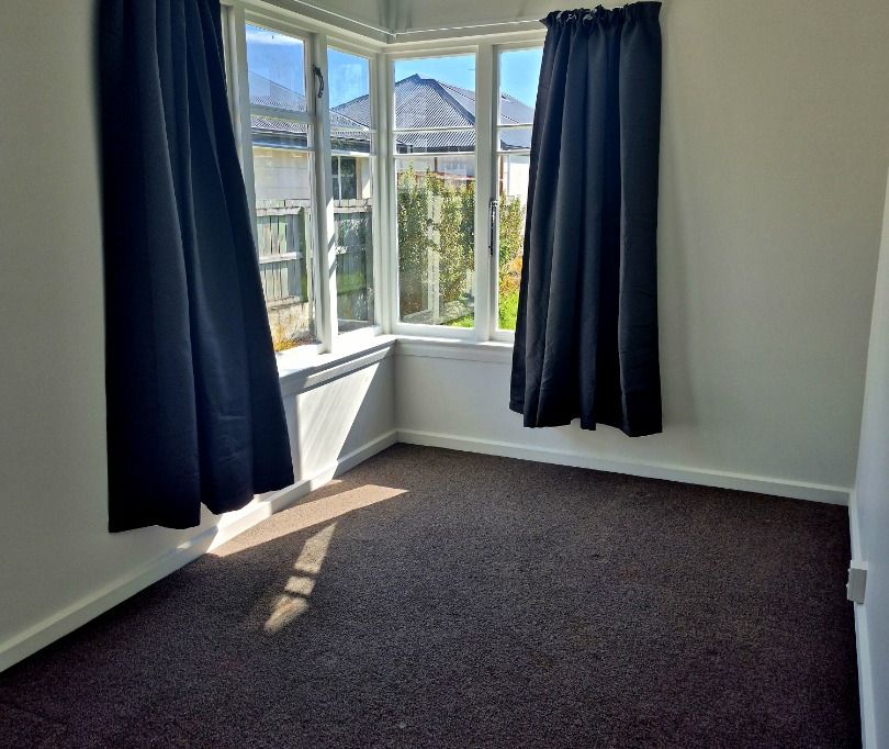 Modern Family Home in Great High field location 5