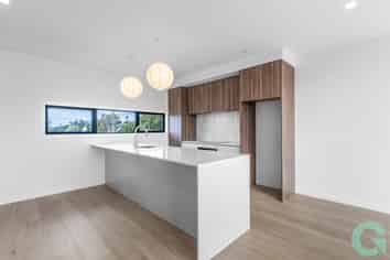 2/37 Bay Street, Red Beach