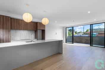 2/37 Bay Street, Red Beach