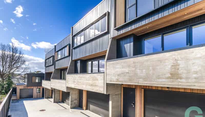 2/37 Bay Street, Red Beach