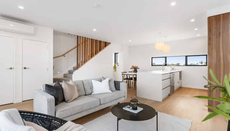 1/37 Bay Street (One Weeks Free Rent!), Red Beach