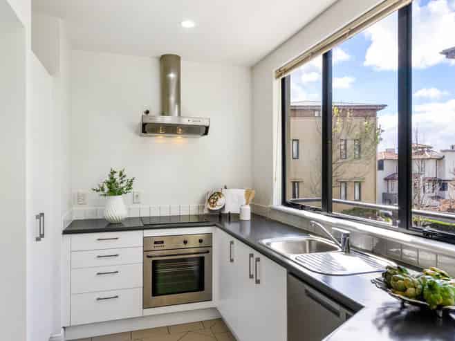 1C/1 Furneaux Way, Remuera