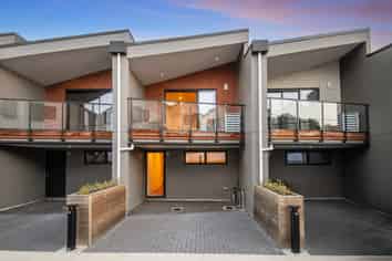 8/63A Owairaka Avenue, Mount Albert