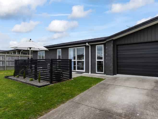 87 Hinemoa Street, LEVIN