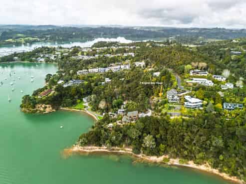 7 English Bay Road, Opua