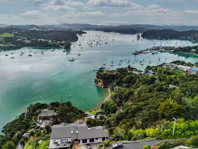7 English Bay Road, Opua