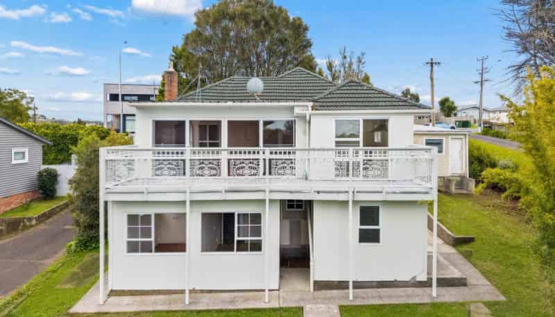 53 Pupuke Road, Birkenhead
