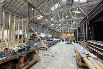 Cost effective Gracefield warehouse with office