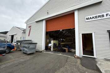 Cost effective Gracefield warehouse with office