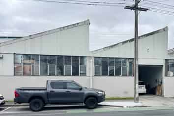 ROAD FRONT INDUSTRIAL
