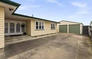 4 Curling Crescent, Onekawa