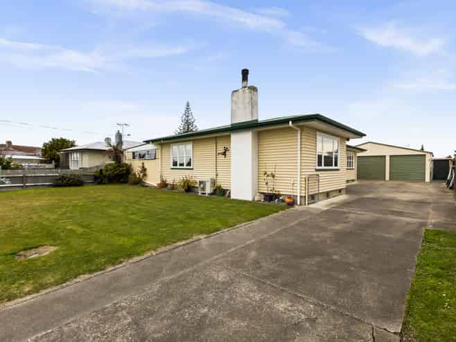 4 Curling Crescent, Onekawa