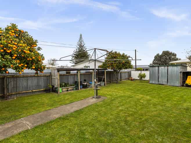 4 Curling Crescent, Onekawa