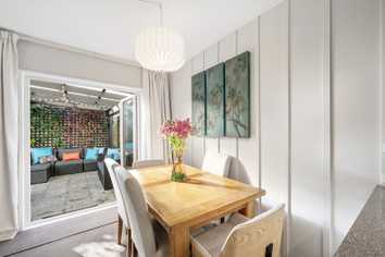 9/354 Muritai Road, Eastbourne