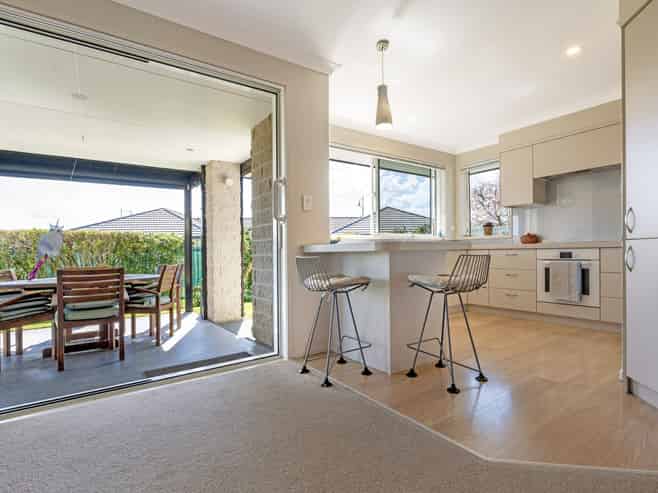 27 Margaret Place, Lytton West