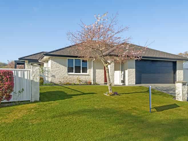 27 Margaret Place, Lytton West