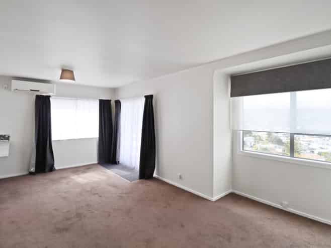 2/3 Wye Street, Island Bay