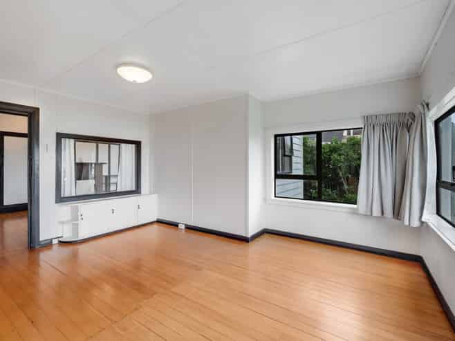 9 The Esplanade, Eastern Beach
