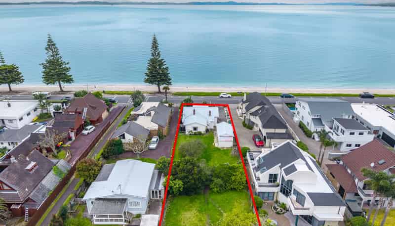 9 The Esplanade, Eastern Beach
