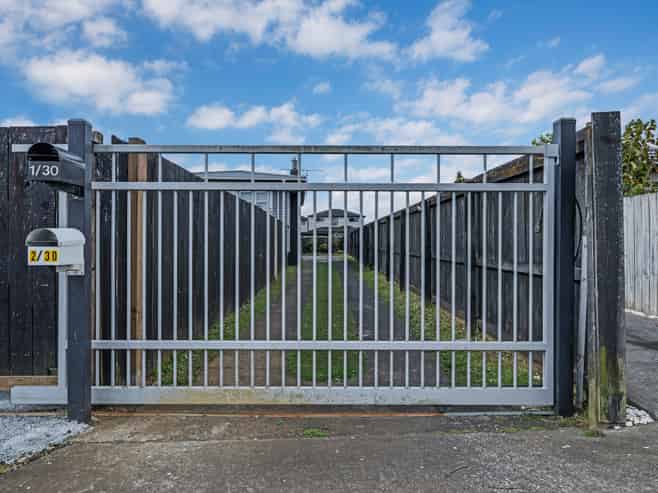 2/30 Gloucester Road, Manurewa