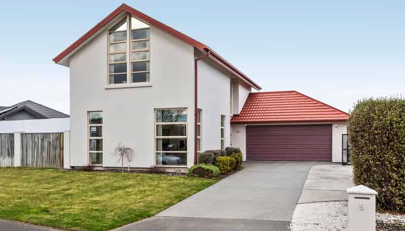 9 Linkwater Way, Parklands
