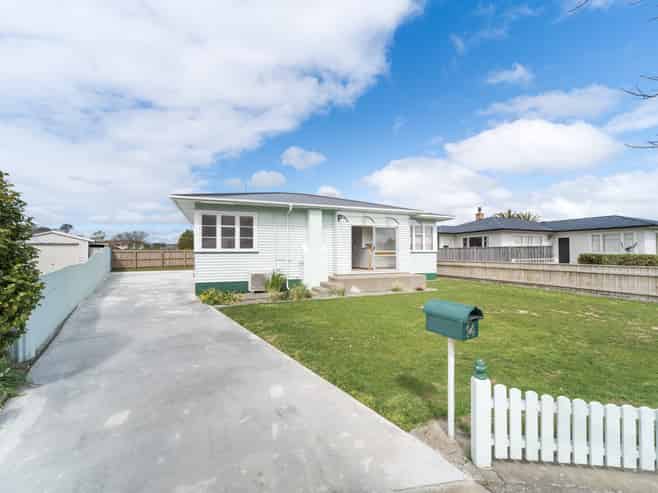 14 Belvedere Crescent, Takaro