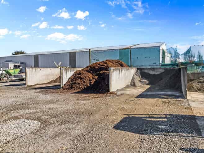 Established landscape supplies business