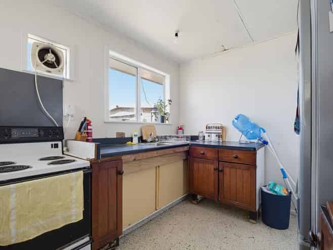 6 Poaka Place, Castlecliff