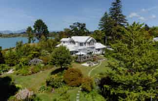 Te Koi The Lodge 133 Bronte Road East, Bronte