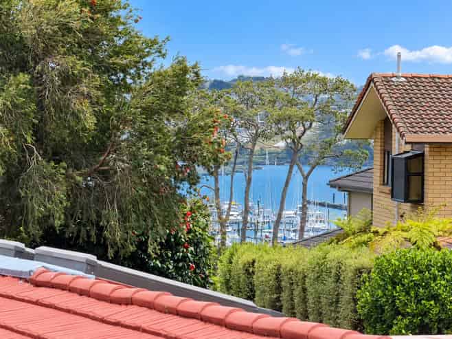 8 Monet Grove, West Harbour