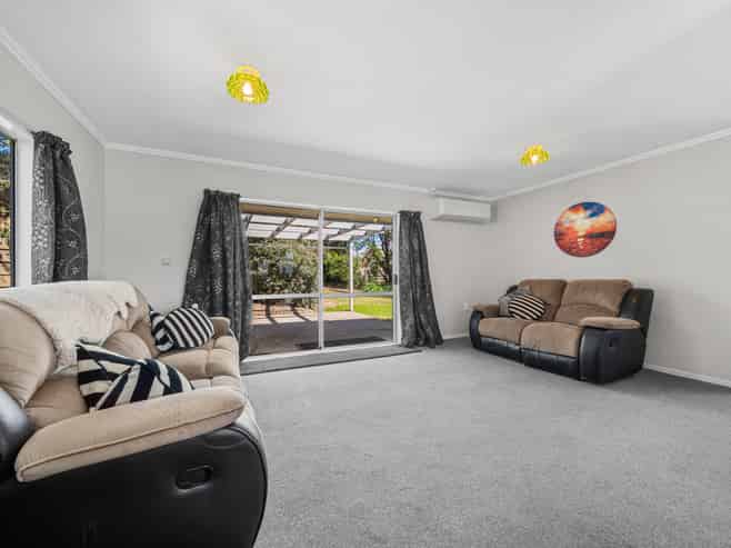 7 Daniel Street, Martinborough