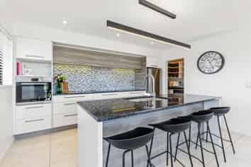 28 Iris Taylor Avenue, West Melton